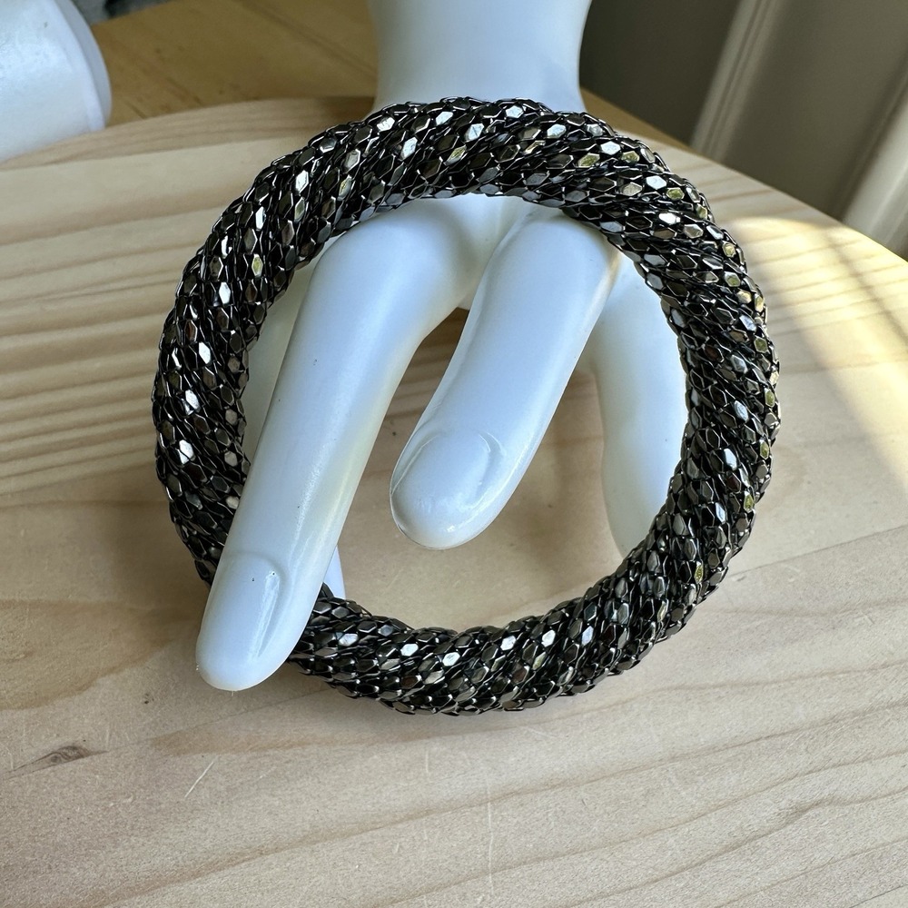 VTG 1970s Bangle Bracelet Size 7.5 Metal Mesh Silver Tone Disco Chic Vibe Rare - Picture 3 of 6